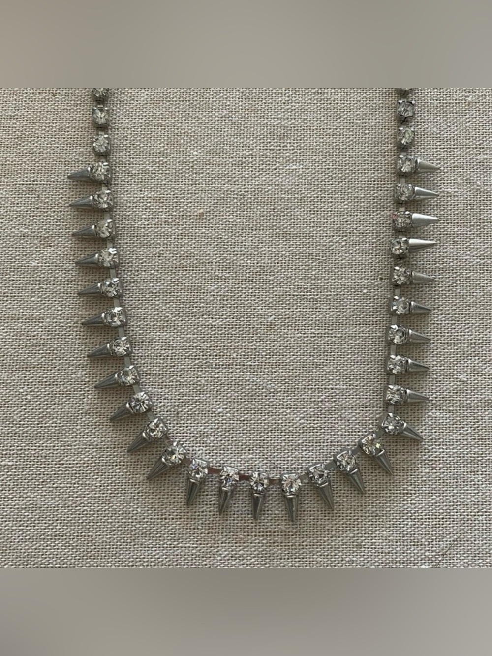 [ARCHIVE DROP 01] Y2K H&M "Jimmy Choo Era" Spike Choker - EUC - Picture 4 of 6